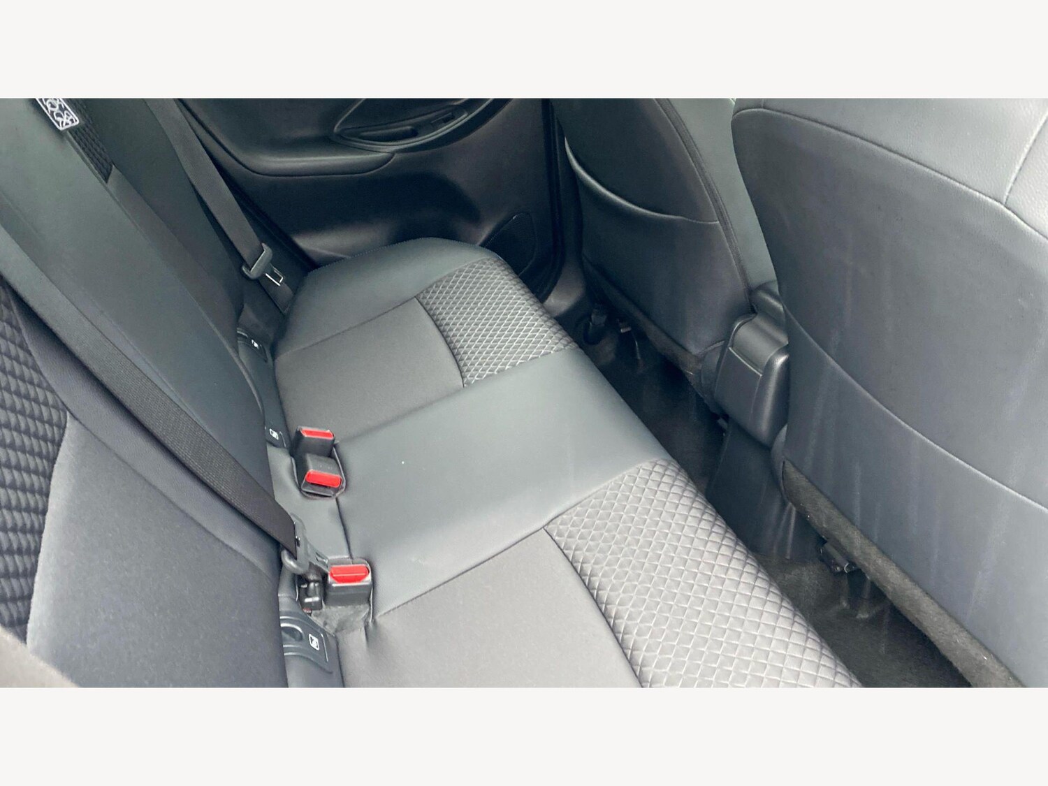 Used Toyota Yaris for sale - 77853061: Photo 14