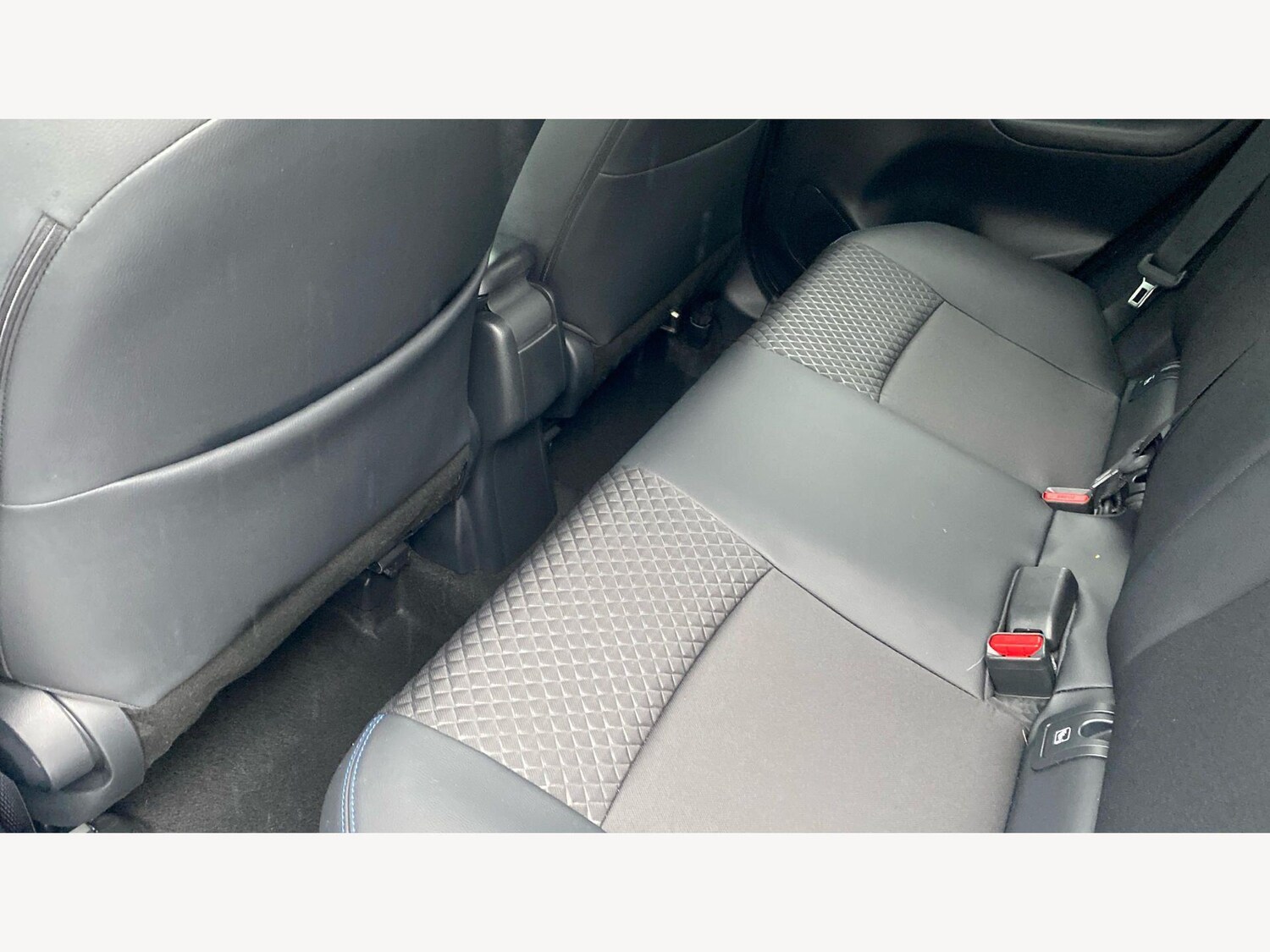 Used Toyota Yaris for sale - 77853061: Photo 15