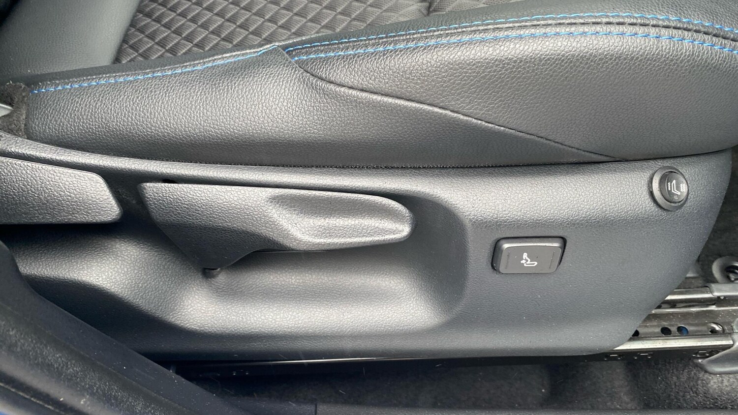 Used Toyota Yaris for sale - 77853061: Photo 38