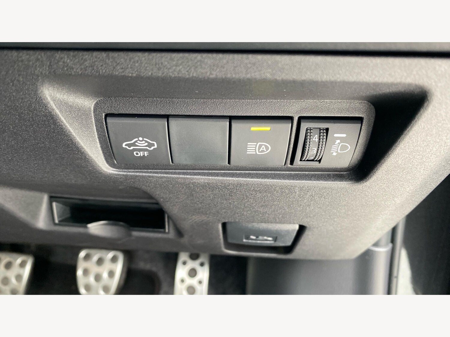 Used Toyota Yaris 2024 for sale - 78062985: Photo 33