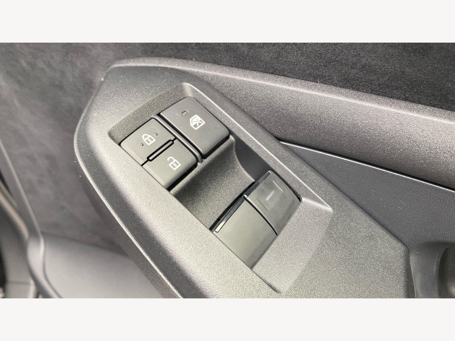 Used Toyota Yaris 2024 for sale - 78062985: Photo 34