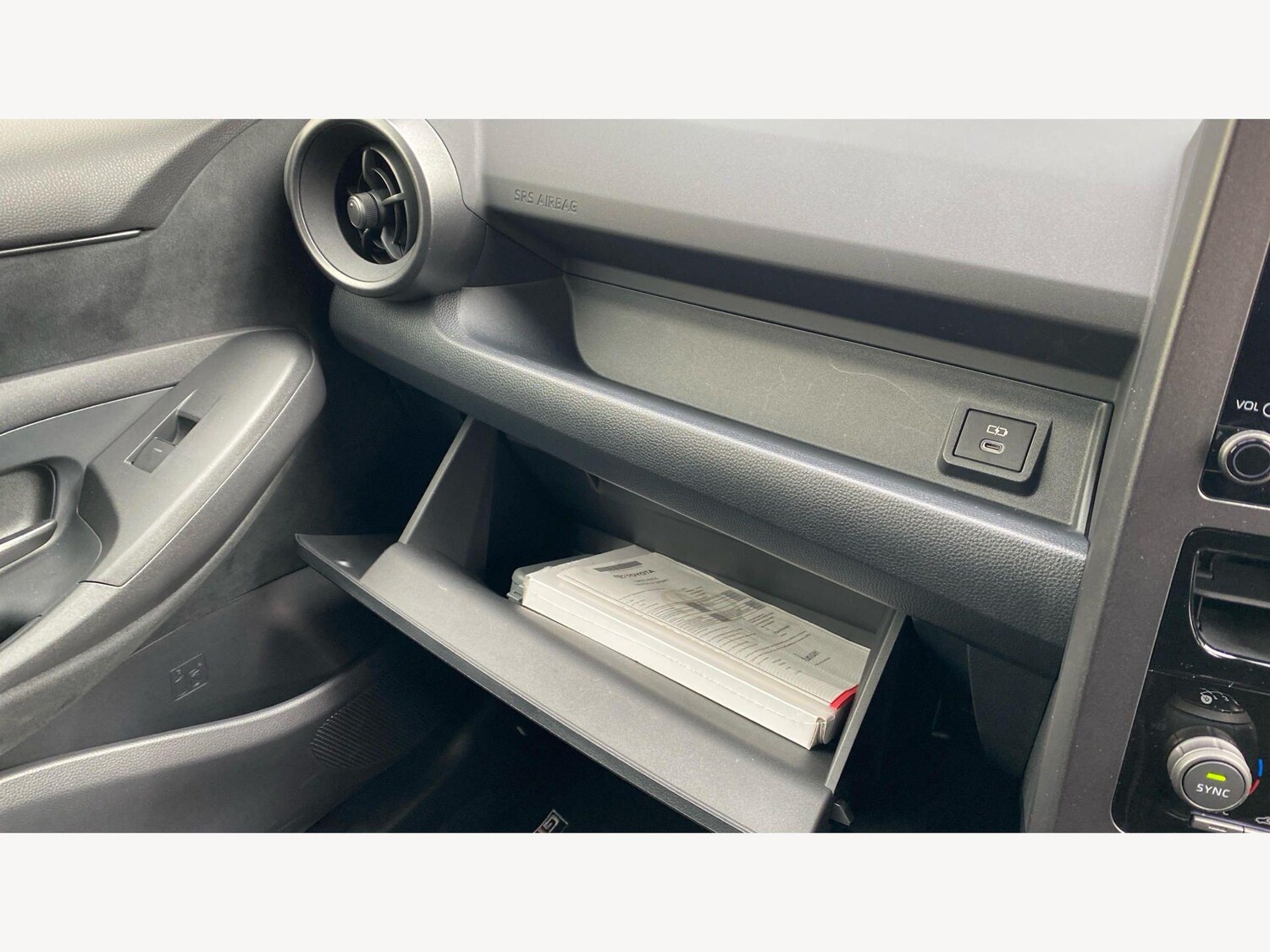 Used Toyota Yaris 2024 for sale - 78062985: Photo 46