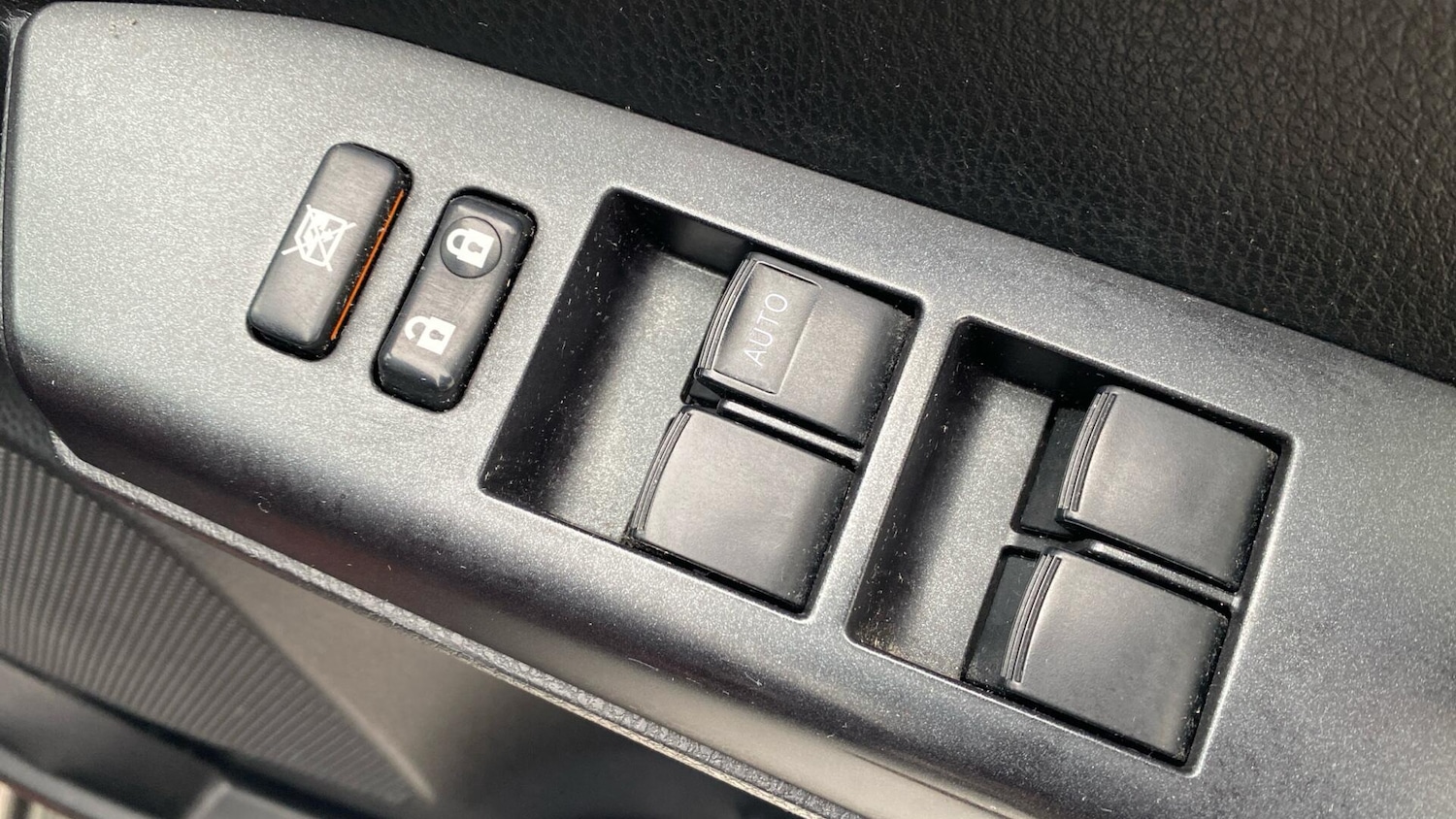 Used Toyota RAV4 2017 for sale - 77626260: Photo 41