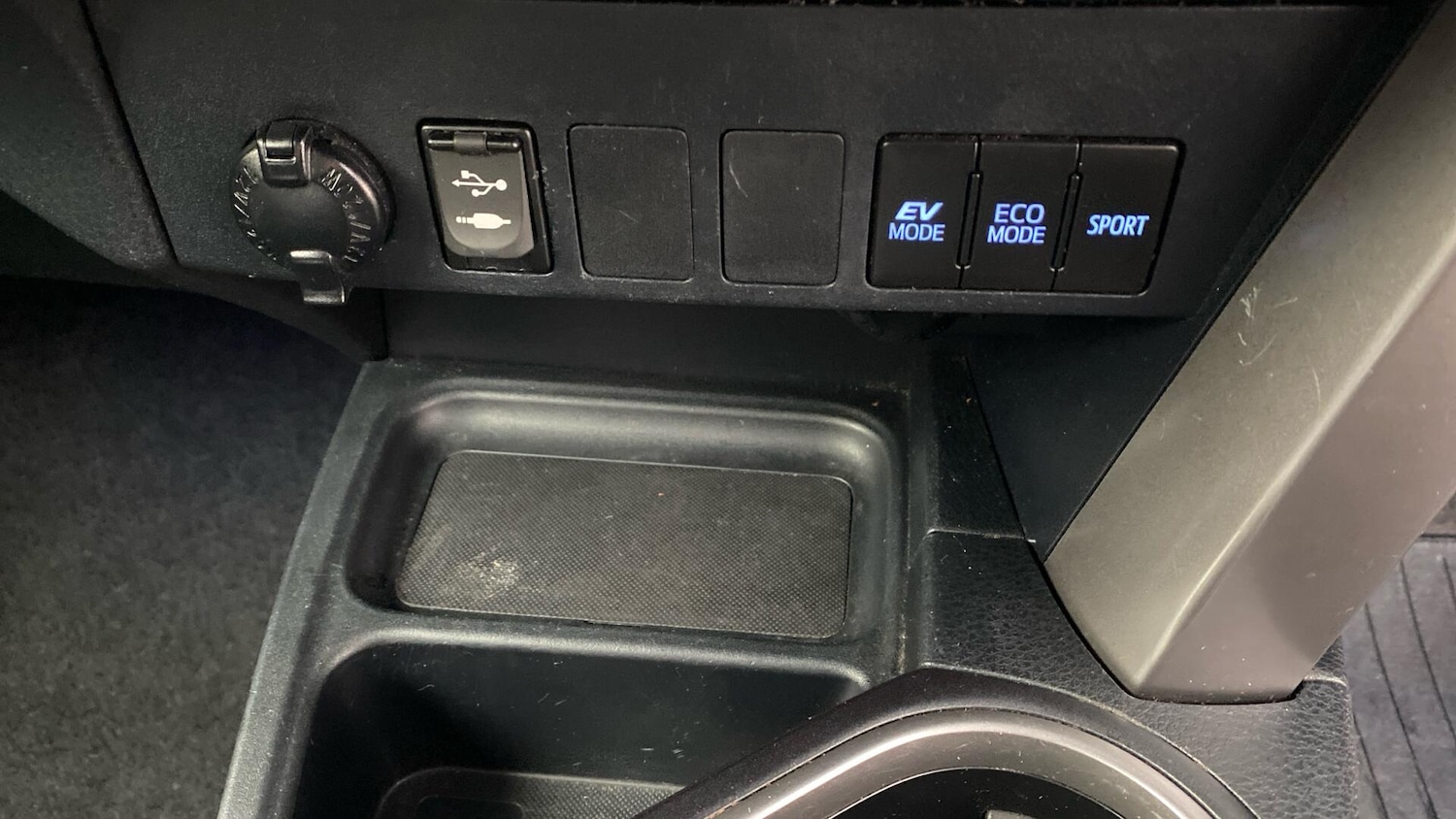 Used Toyota RAV4 2017 for sale - 77626260: Photo 43