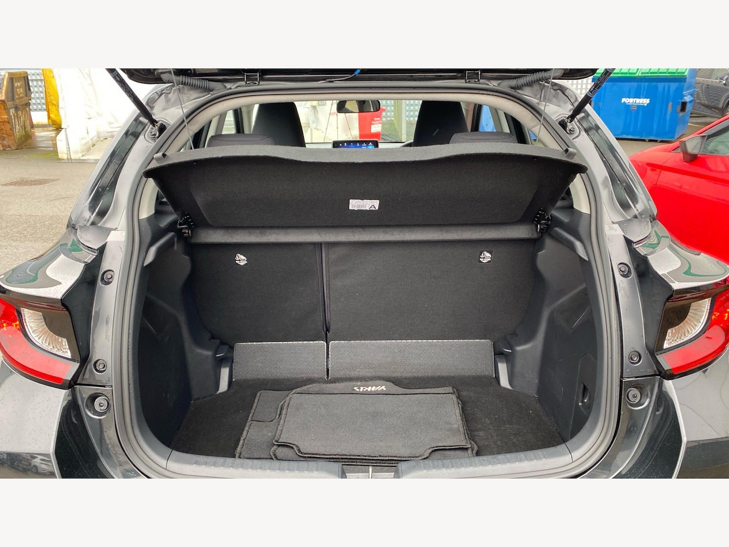 Used Toyota Yaris for sale - 77612273: Photo 16