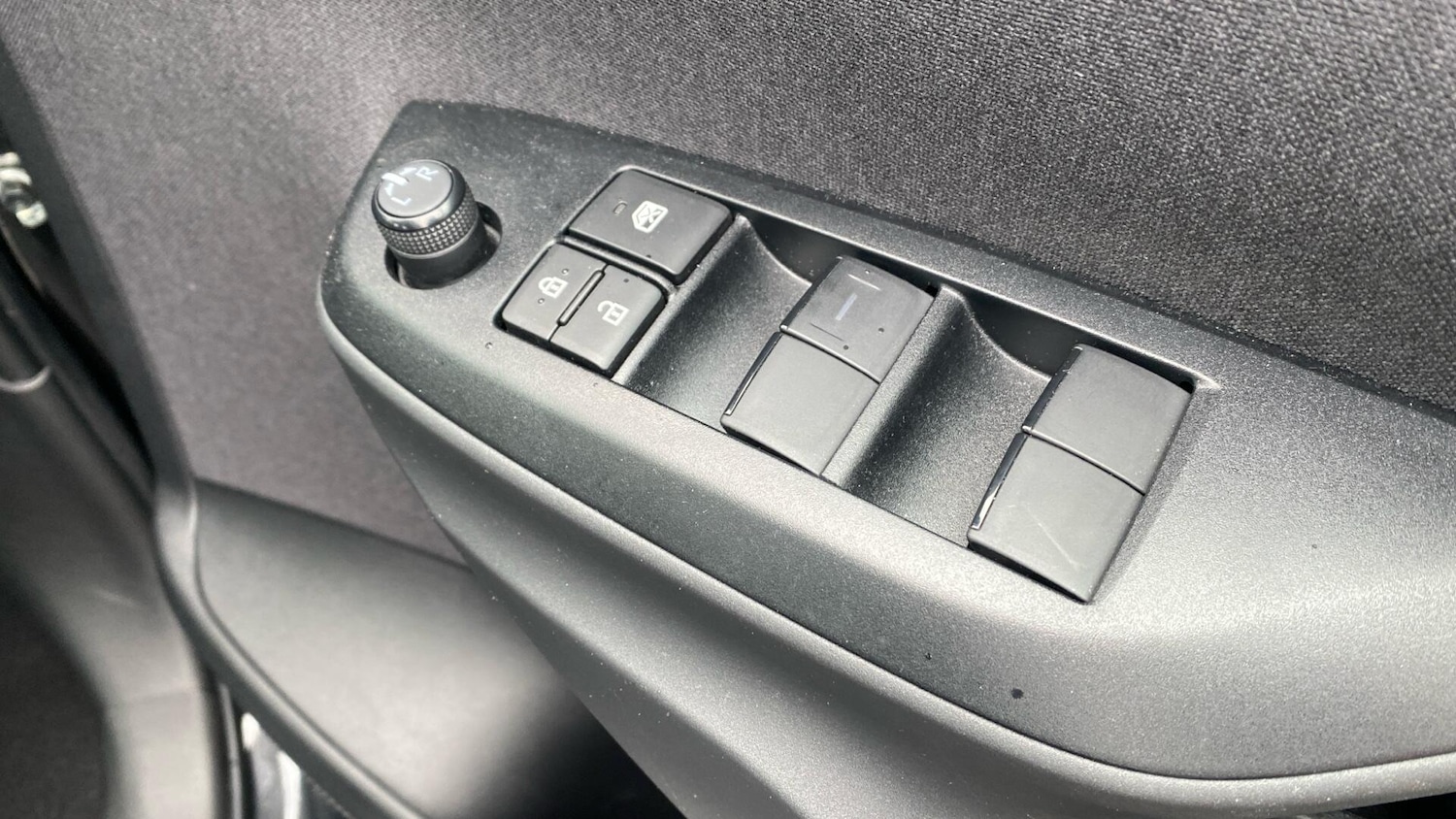 Used Toyota Yaris for sale - 77612273: Photo 36