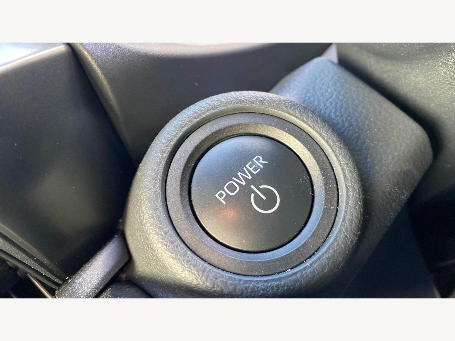 Used Toyota C-HR 2024 for sale - 76457560: Photo 25