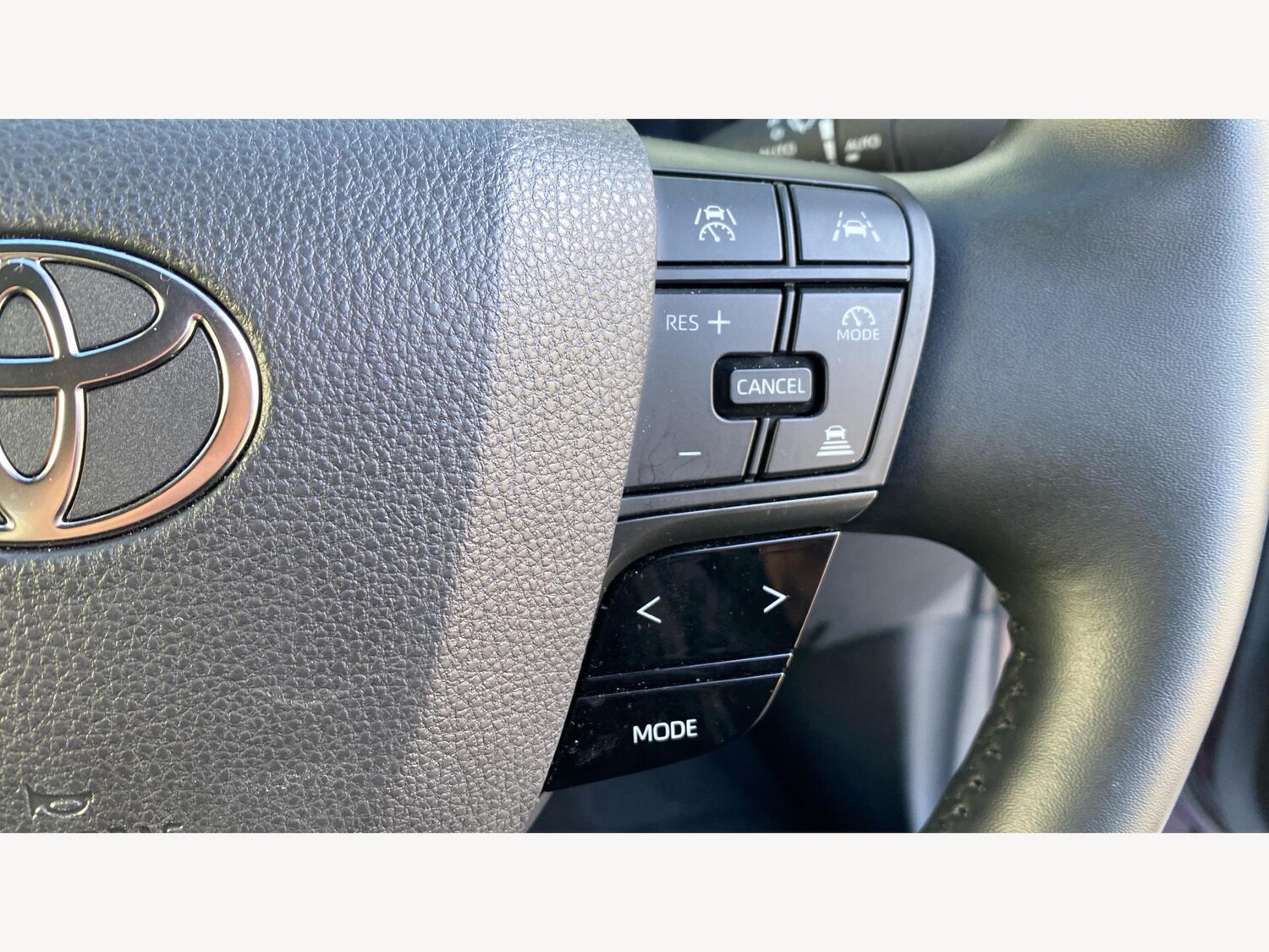 Used Toyota C-HR 2024 for sale - 76457560: Photo 28