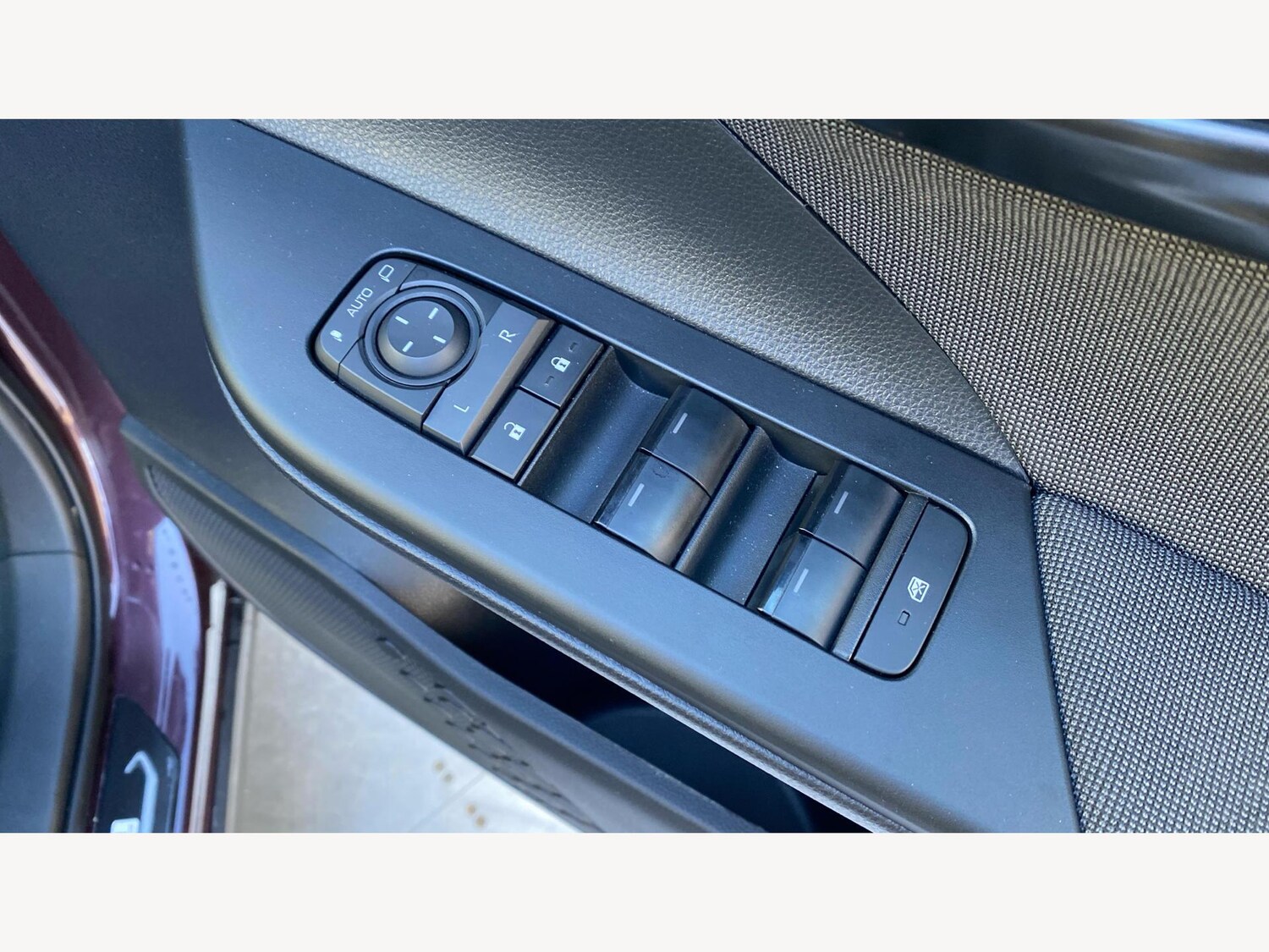 Used Toyota C-HR 2024 for sale - 76457560: Photo 29