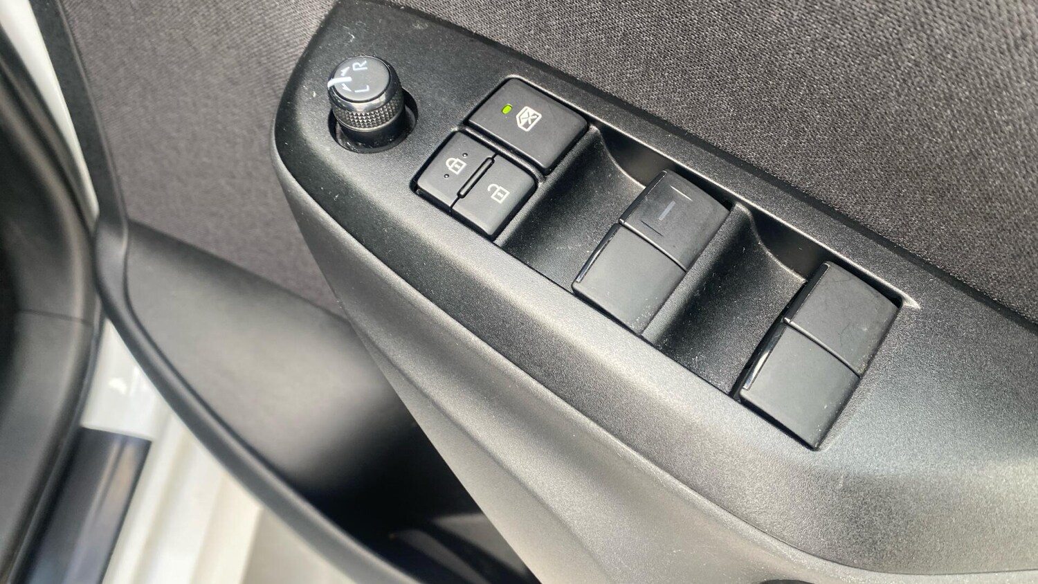 Used Toyota Yaris for sale - 77908794: Photo 38