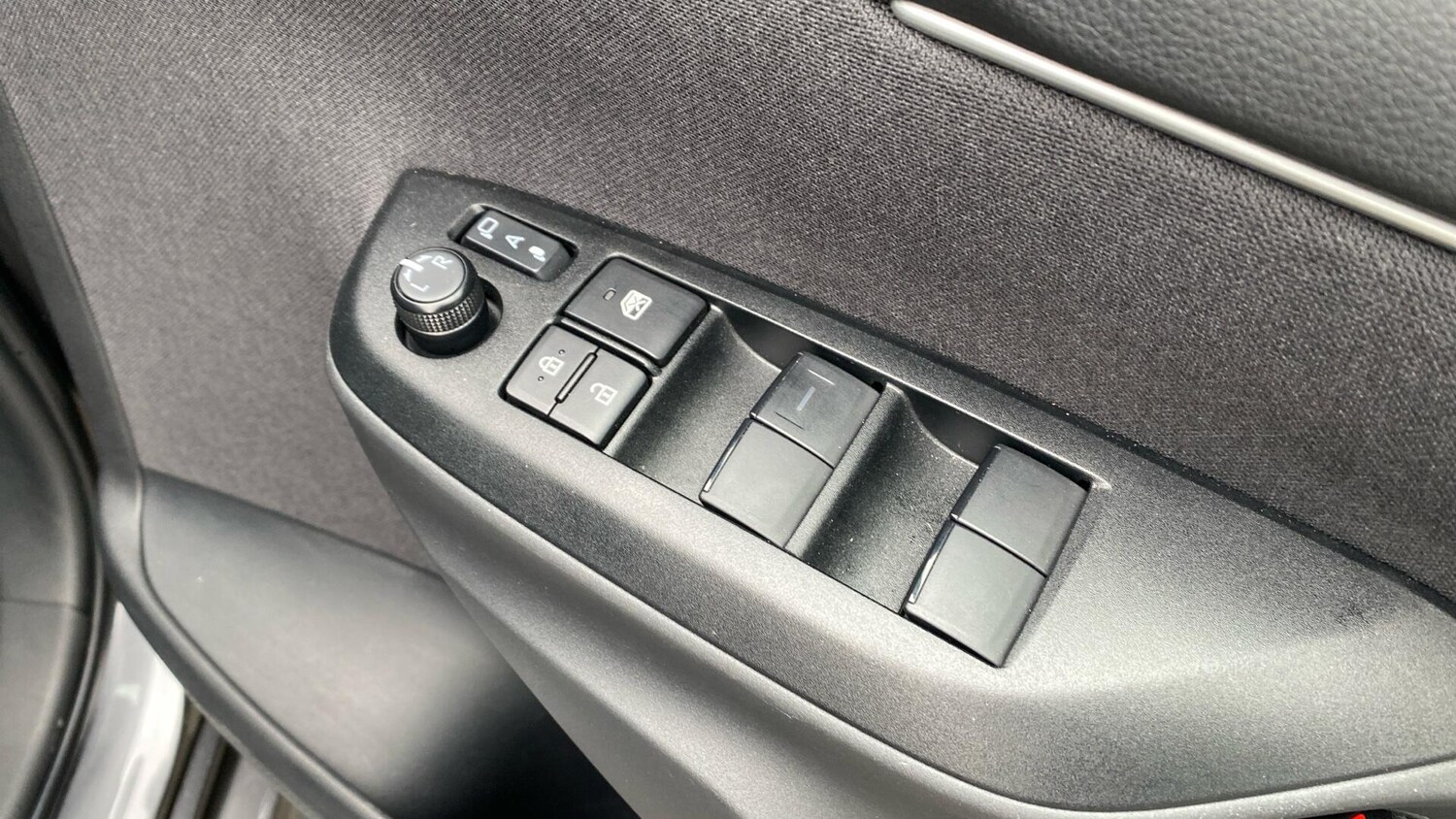 Used Toyota Yaris 2025 for sale - 77783418: Photo 40