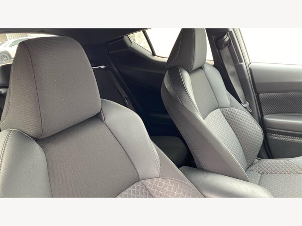 Used Toyota C-HR 2023 for sale - 75033831: Photo 40