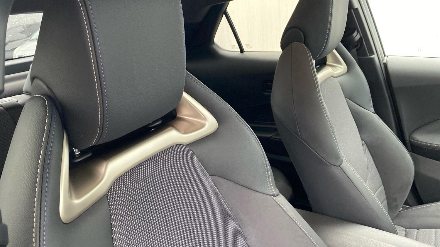 Used Toyota C-HR 2025 for sale - 76457028: Photo 36