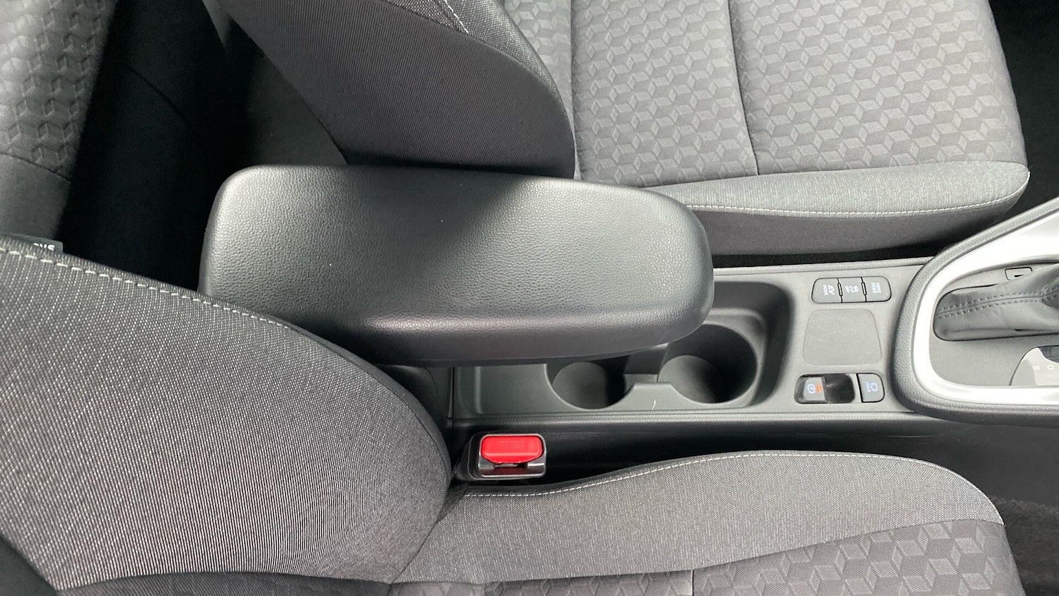 Used Toyota Yaris 2023 for sale - 77376115: Photo 38