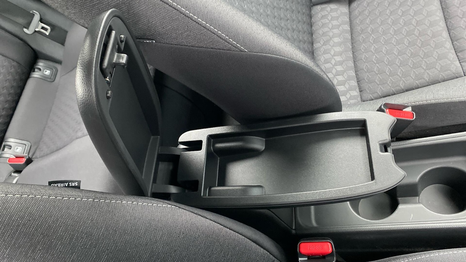 Used Toyota Yaris 2023 for sale - 77376115: Photo 45