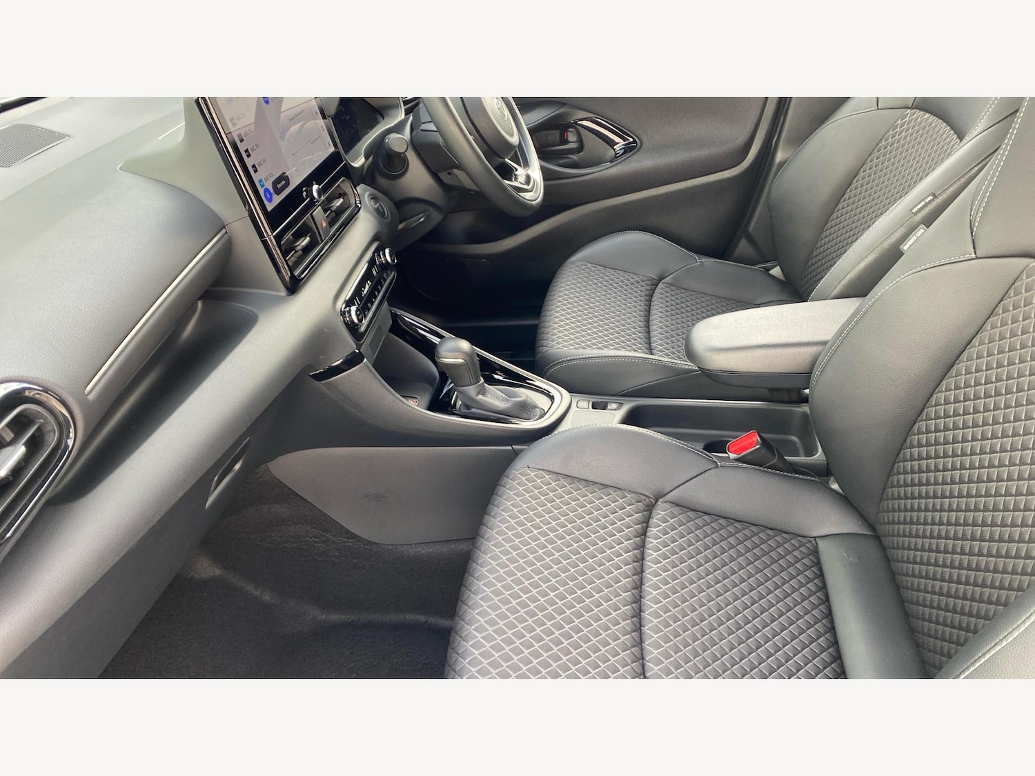 Used Toyota Yaris 2024 for sale - 76765343: Photo 12