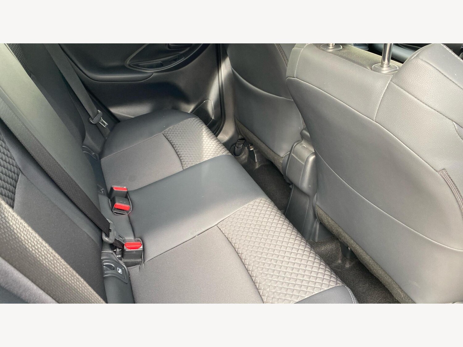 Used Toyota Yaris 2024 for sale - 76765343: Photo 14