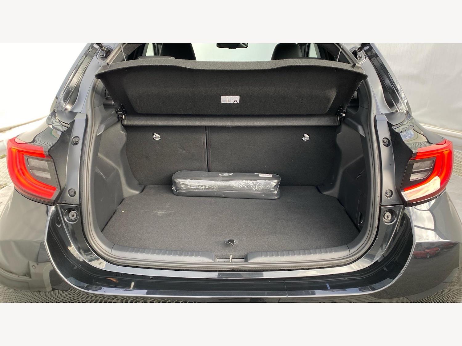 Used Toyota Yaris 2024 for sale - 76765343: Photo 16