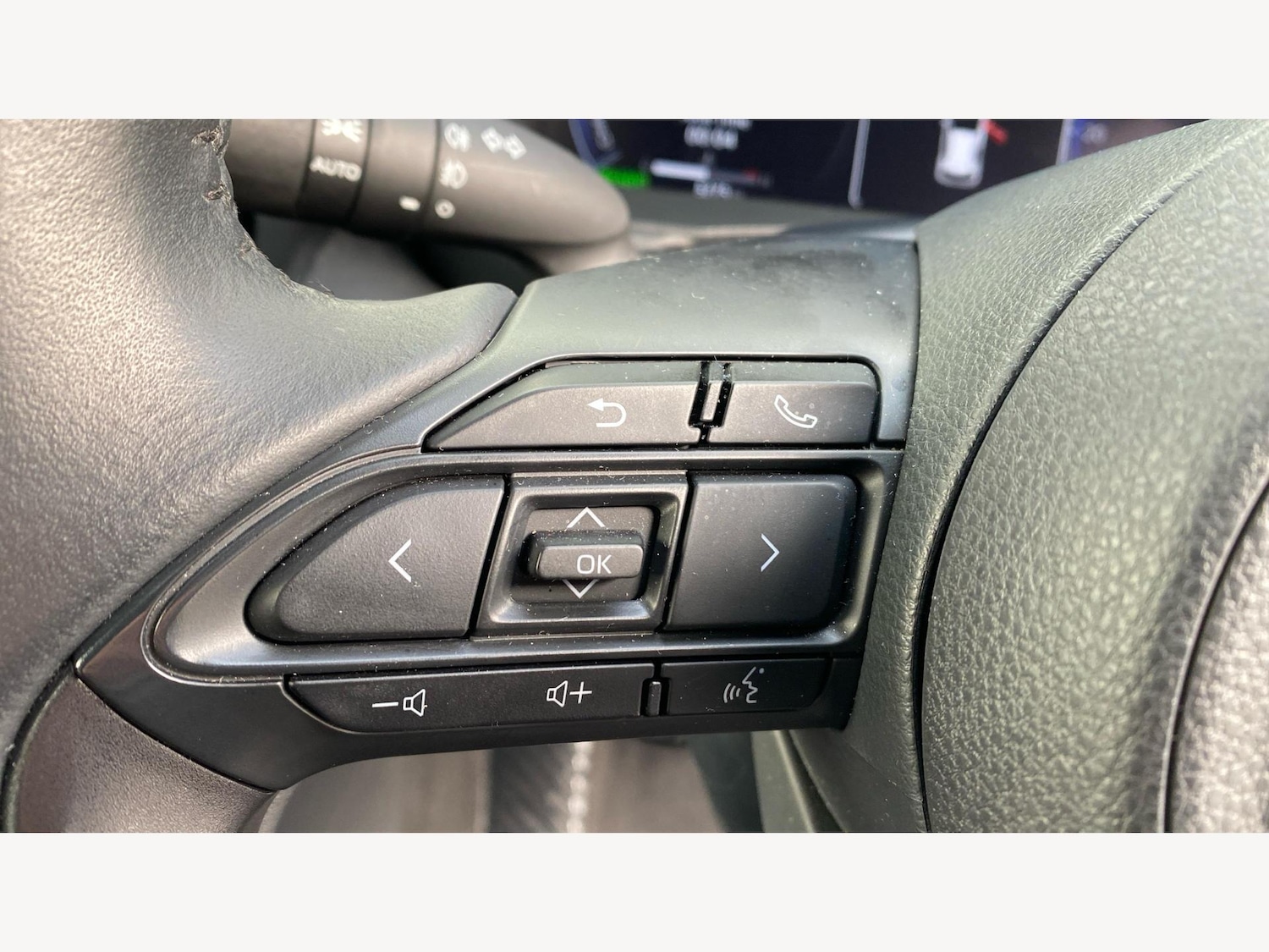 Used Toyota Yaris 2024 for sale - 76765343: Photo 30