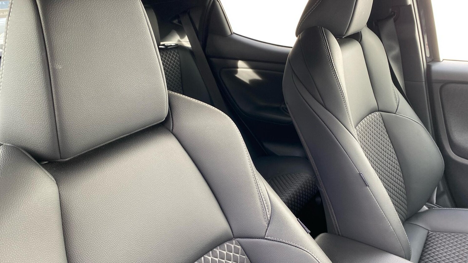 Used Toyota Yaris 2024 for sale - 76765343: Photo 36