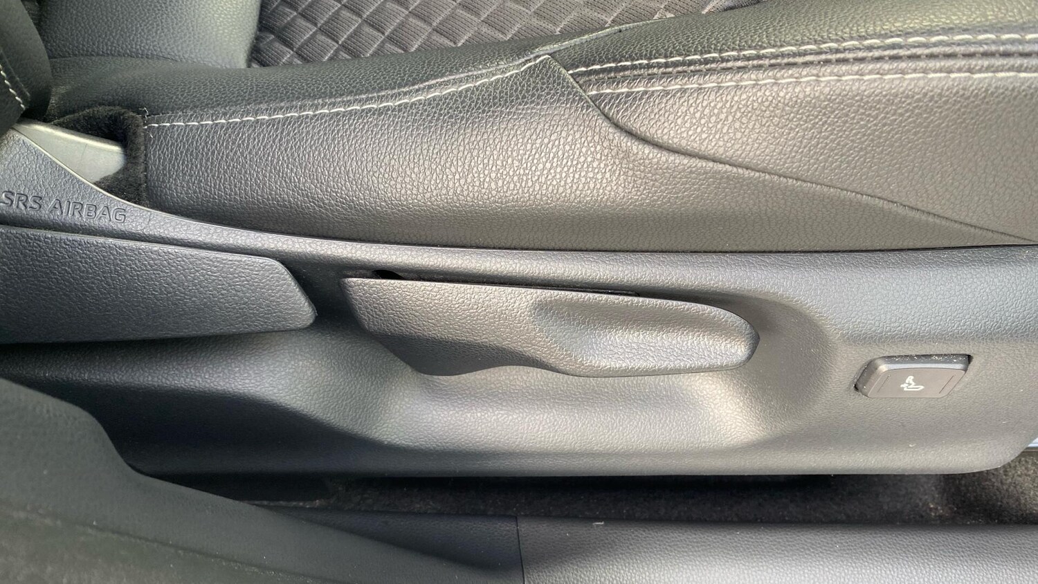 Used Toyota Yaris 2024 for sale - 76765343: Photo 38