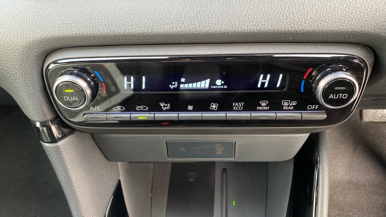 Used Toyota Yaris 2024 for sale - 76765343: Photo 42