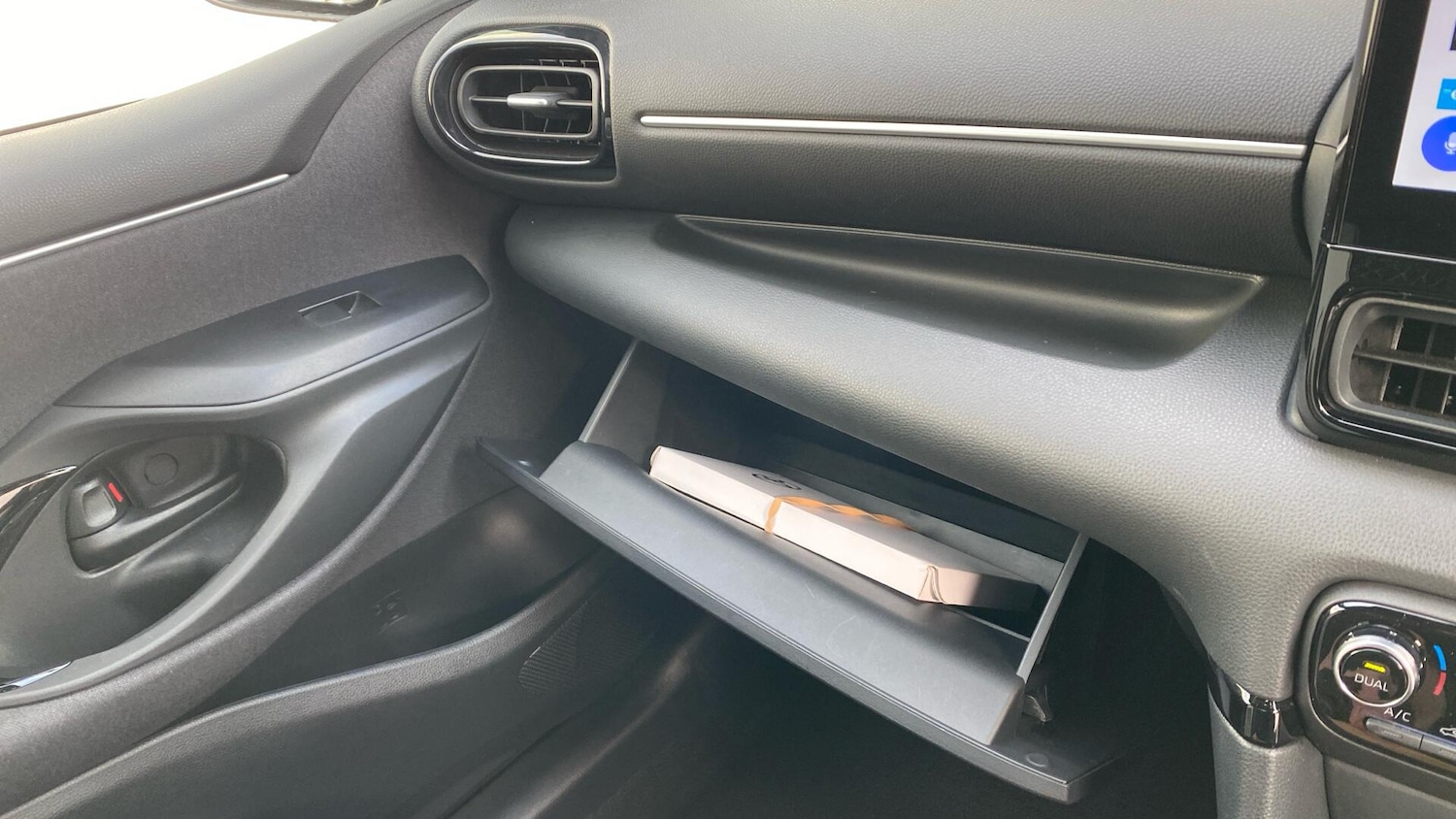 Used Toyota Yaris 2024 for sale - 76765343: Photo 43