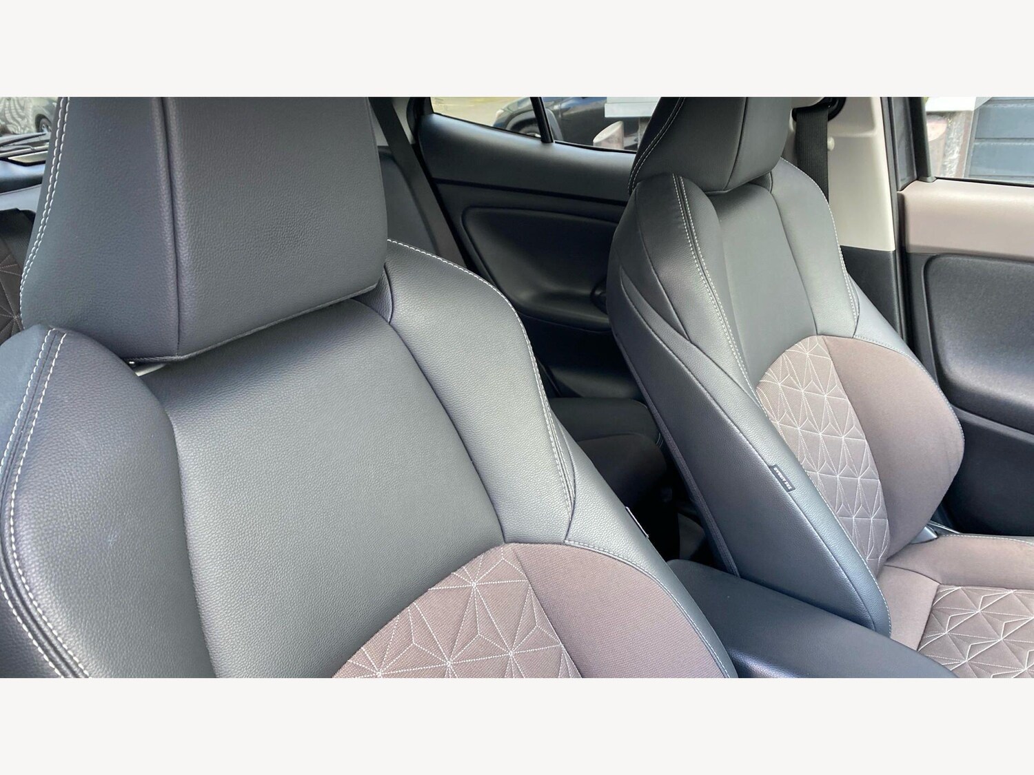 Used Toyota Yaris Cross 2022 for sale - 78157082: Photo 38