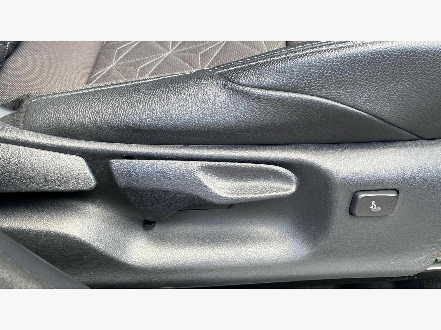 Used Toyota Yaris Cross 2022 for sale - 78157082: Photo 40