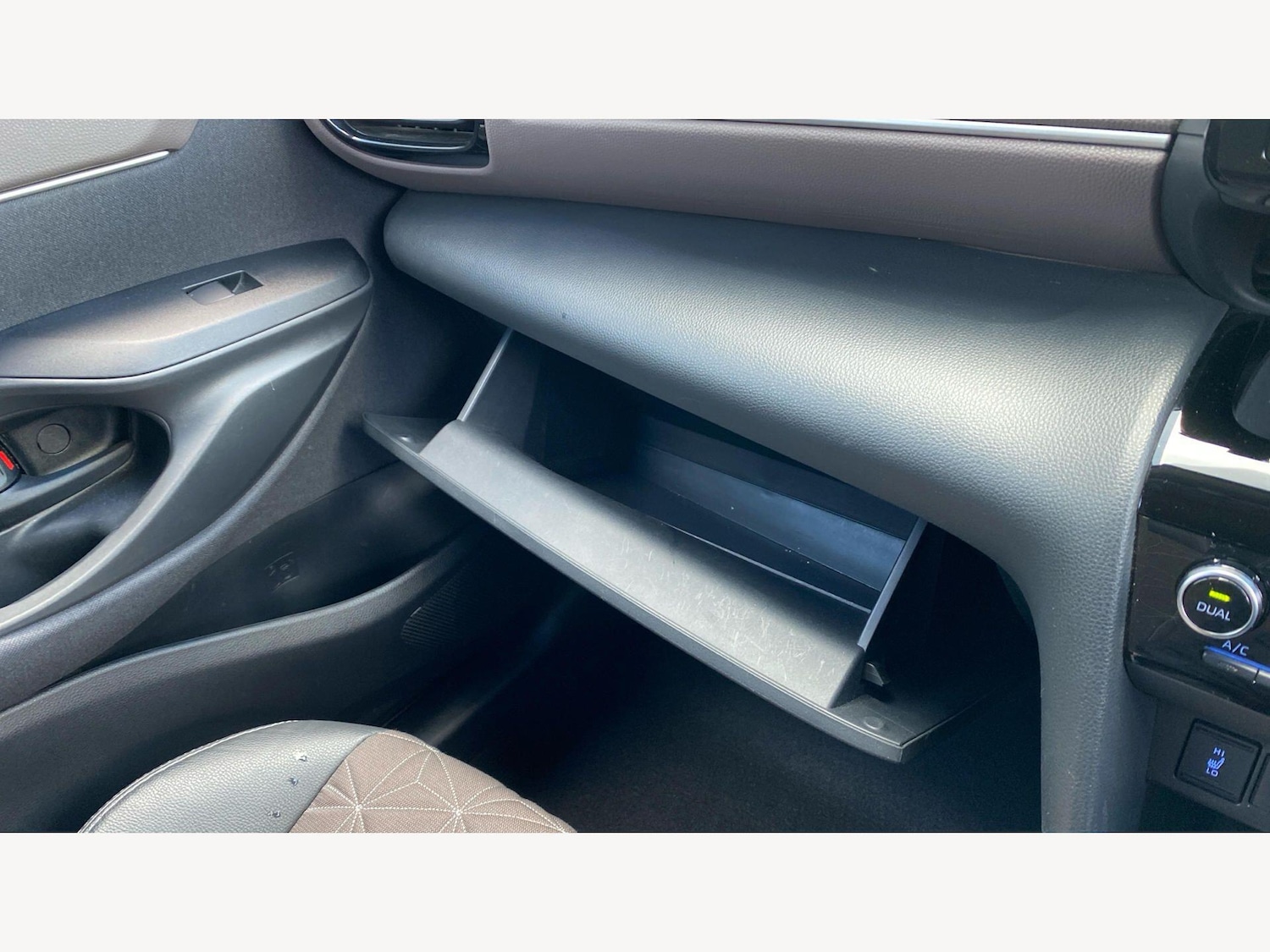 Used Toyota Yaris Cross 2022 for sale - 78157082: Photo 46