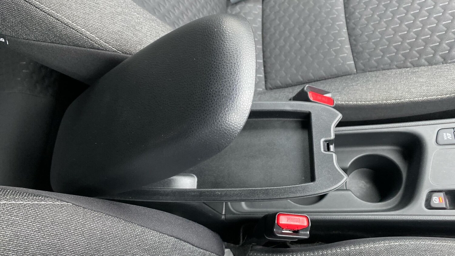 Used Toyota Yaris Cross for sale - 77496372: Photo 43