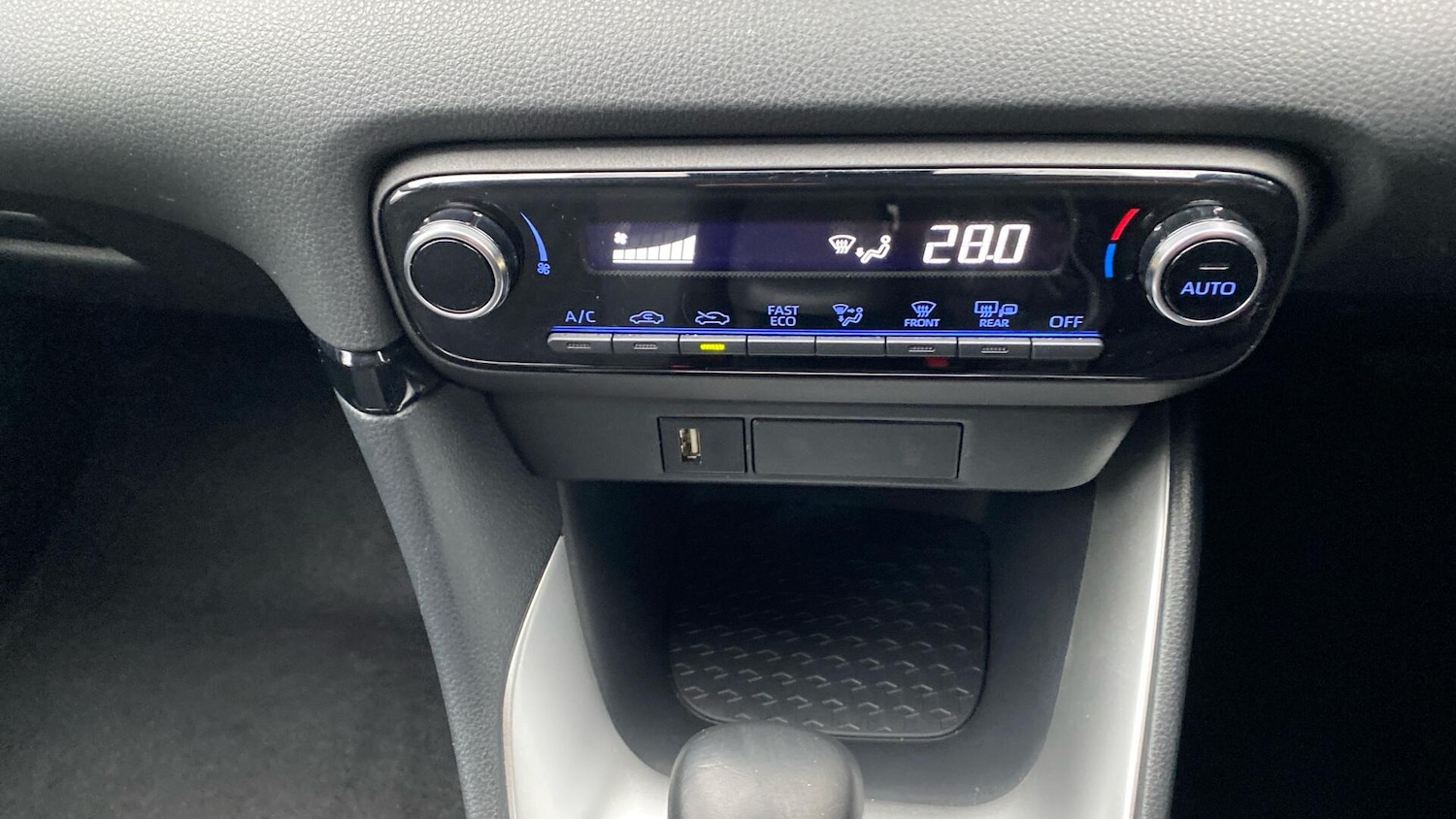 Used Toyota Yaris 2022 for sale - 76377765: Photo 41
