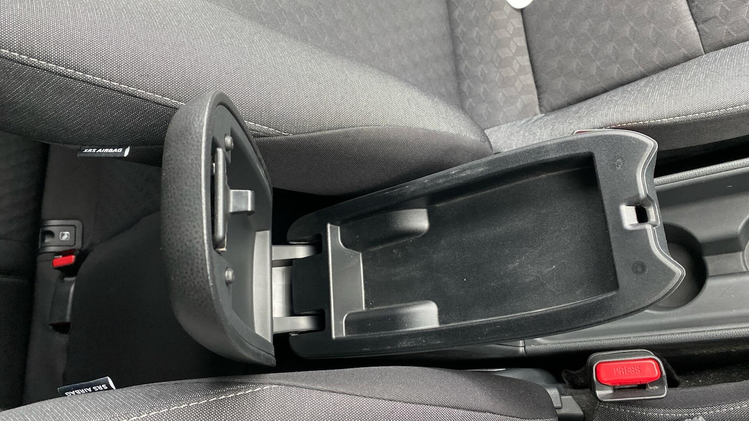 Used Toyota Yaris 2022 for sale - 76377765: Photo 44