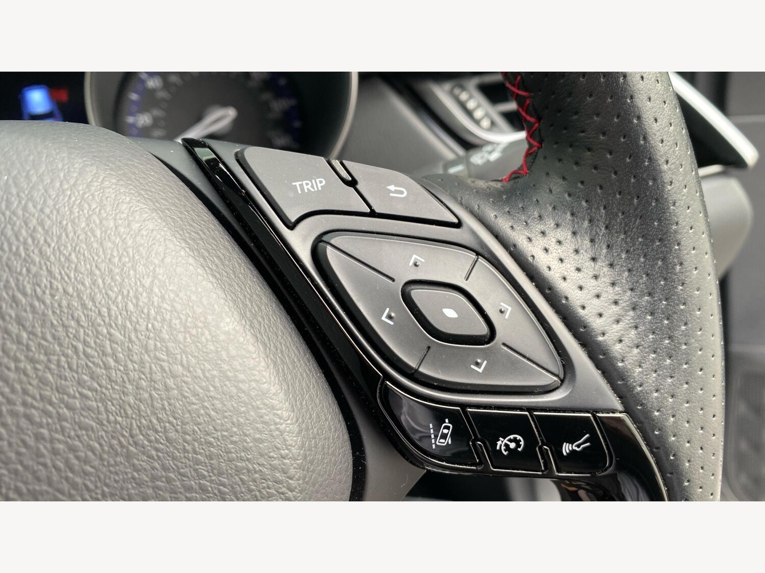 Used Toyota C-HR 2023 for sale - 76071915: Photo 32