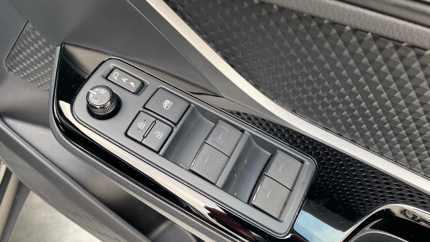 Used Toyota C-HR 2023 for sale - 76071915: Photo 34