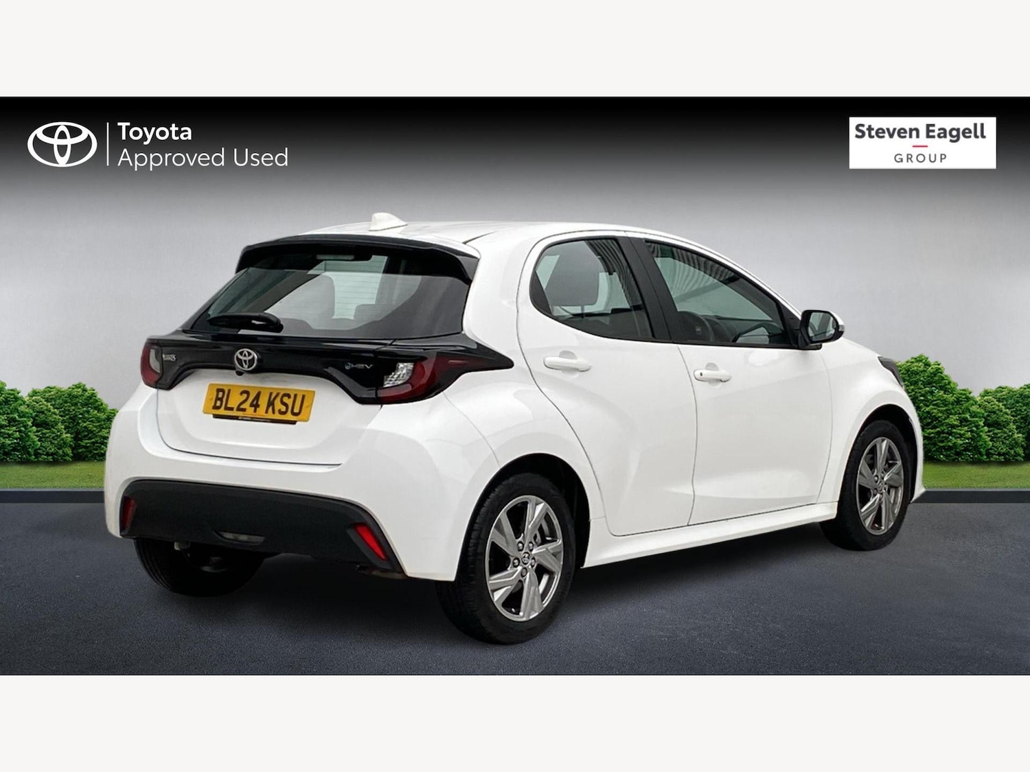 Used Toyota Yaris 2024 for sale - 77559937: Photo 2
