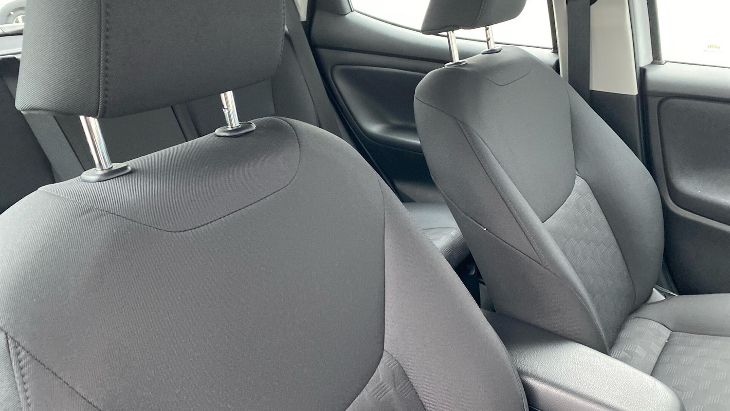 Used Toyota Yaris 2024 for sale - 77559937: Photo 34