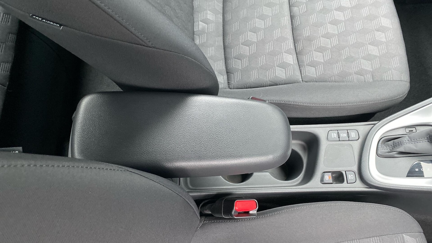 Used Toyota Yaris 2024 for sale - 77559937: Photo 37