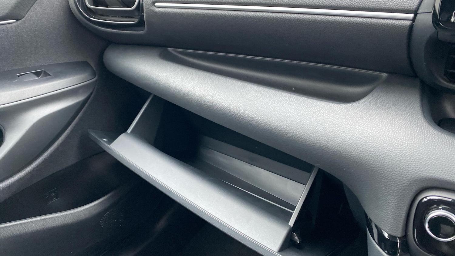 Used Toyota Yaris 2024 for sale - 77559937: Photo 46