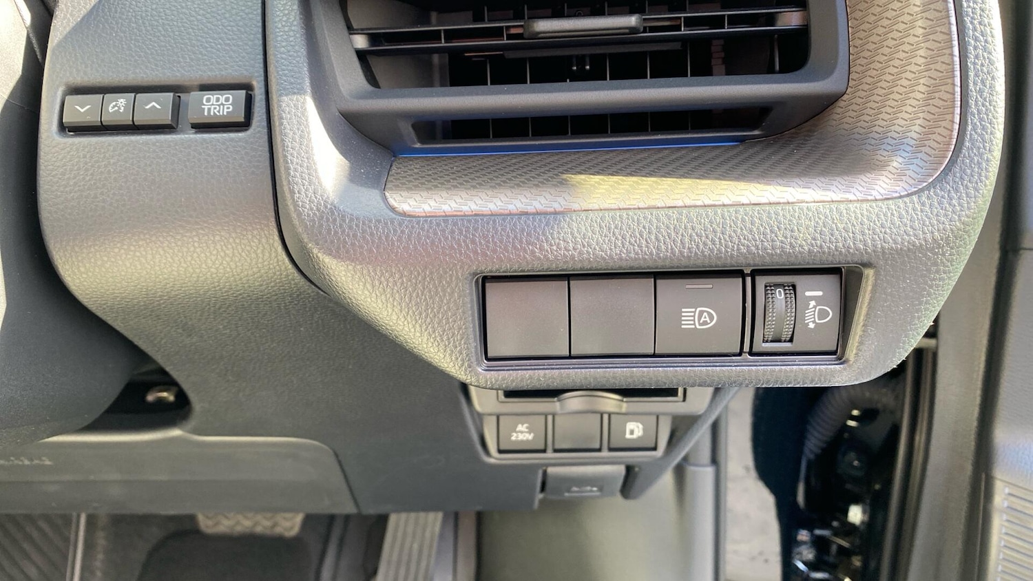 Used Toyota Prius 2025 for sale - 75601309: Photo 41