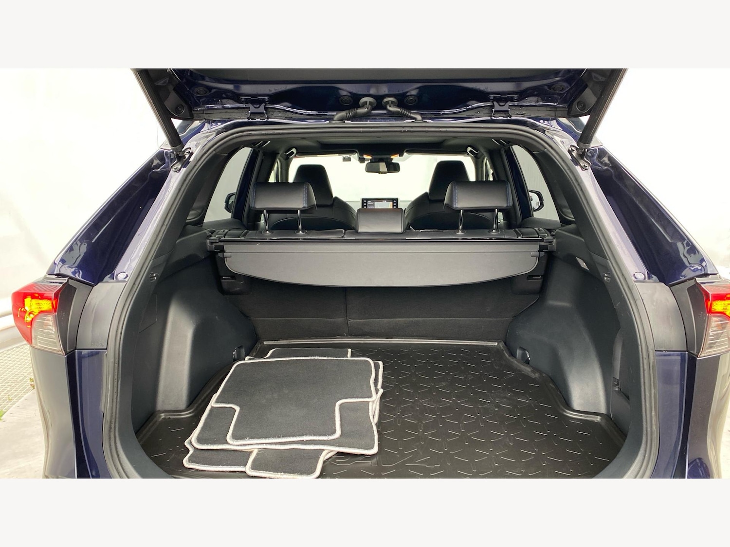 Used Toyota RAV4 2019 for sale - 76539131: Photo 16