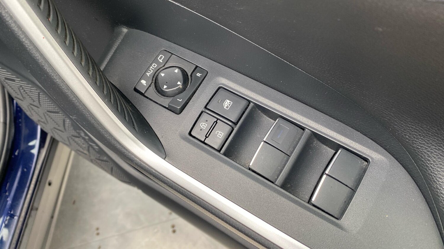 Used Toyota RAV4 2019 for sale - 76539131: Photo 33