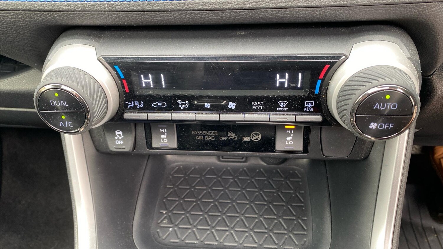 Used Toyota RAV4 2019 for sale - 76539131: Photo 43