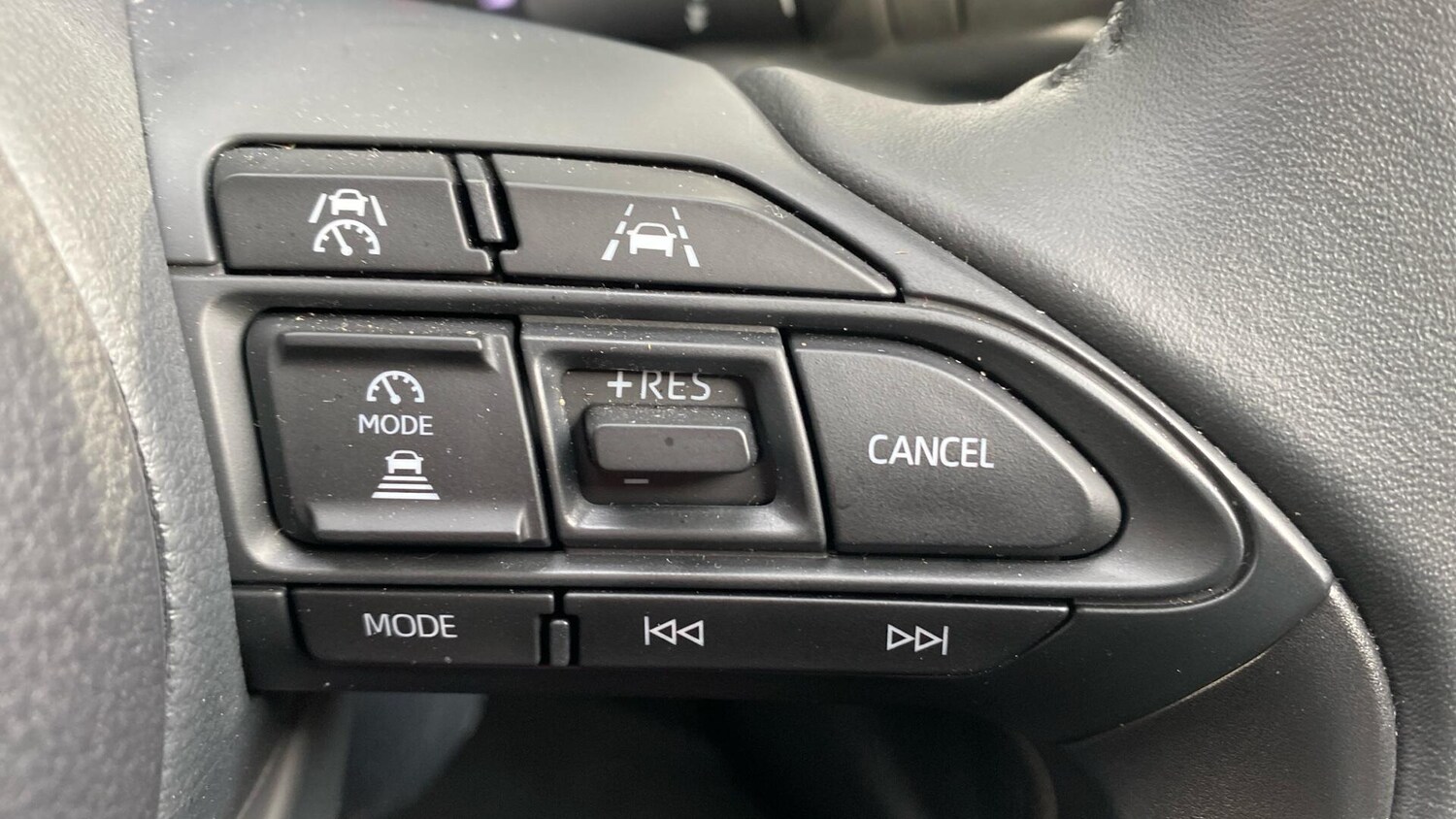 Used Toyota Yaris Cross for sale - 77633556: Photo 32