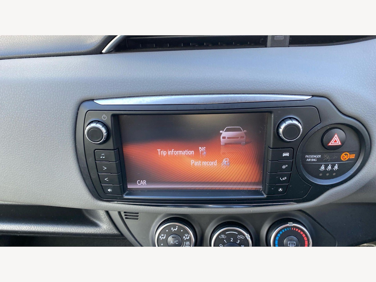 Used Toyota Yaris 2016 for sale - 78086812: Photo 24