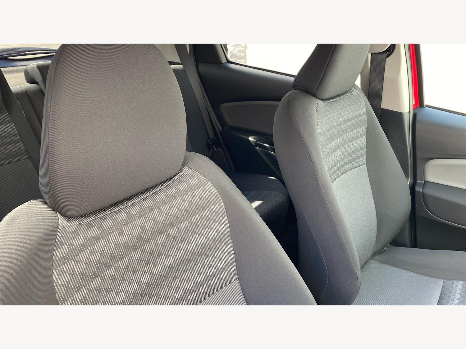 Used Toyota Yaris 2016 for sale - 78086812: Photo 34