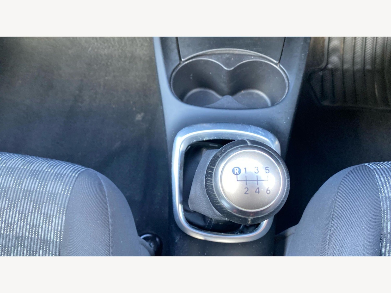 Used Toyota Yaris 2016 for sale - 78086812: Photo 39