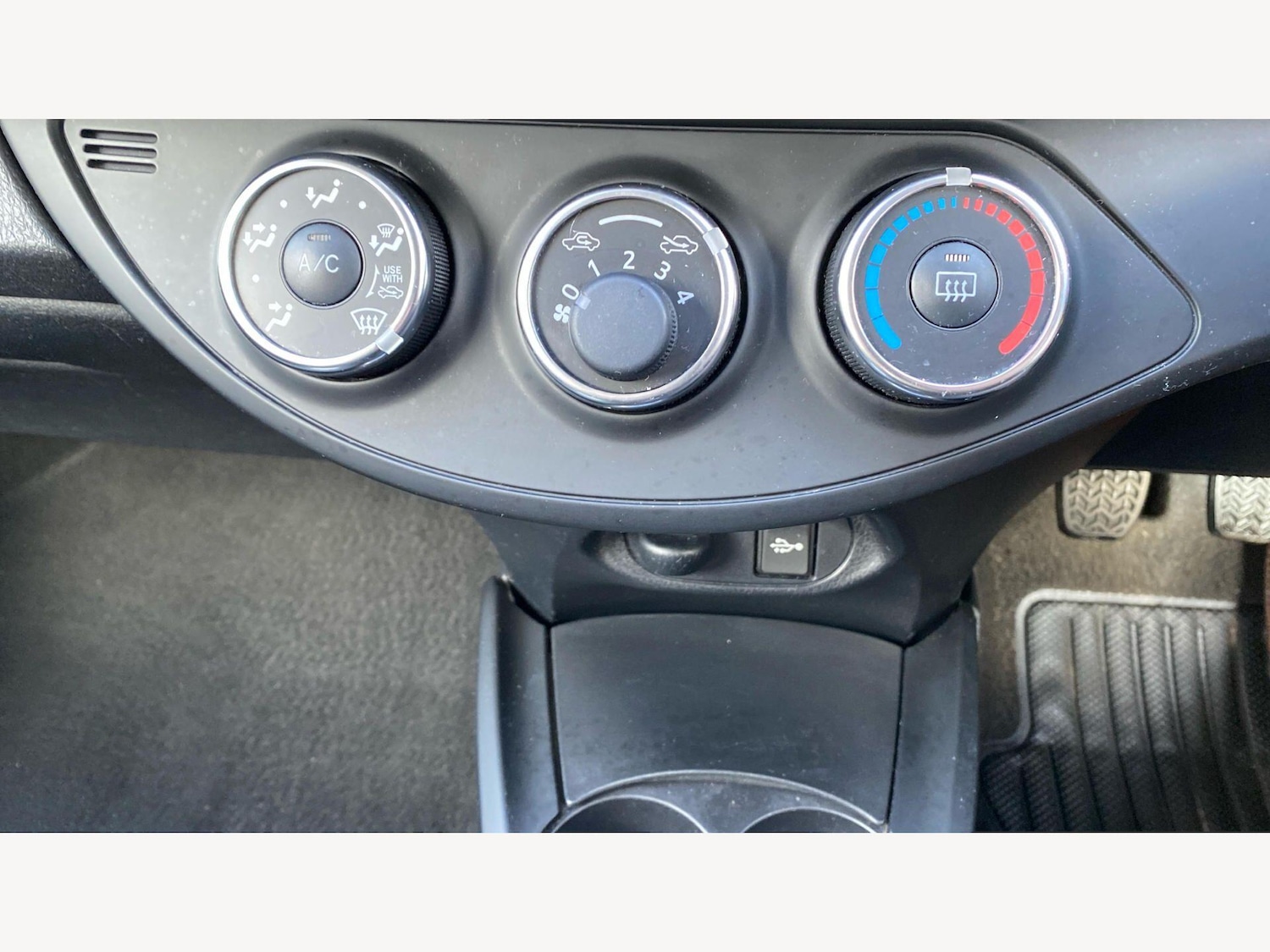 Used Toyota Yaris 2016 for sale - 78086812: Photo 40