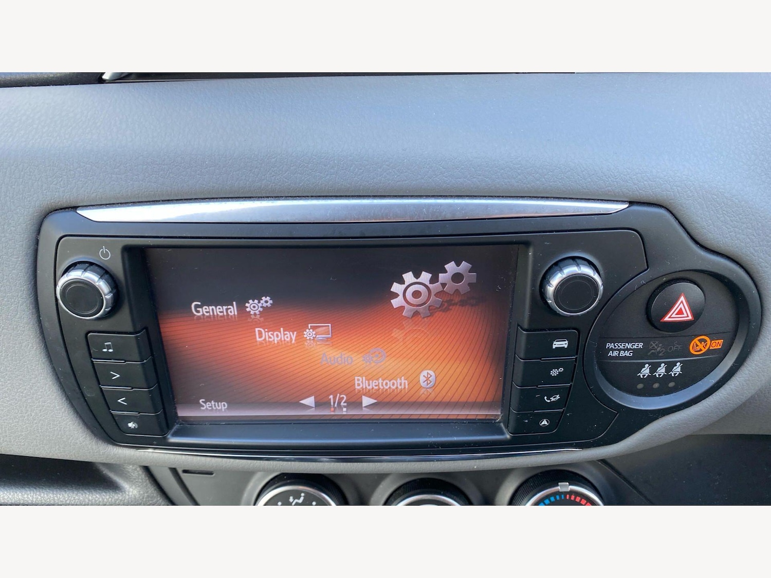 Used Toyota Yaris 2016 for sale - 78086812: Photo 9