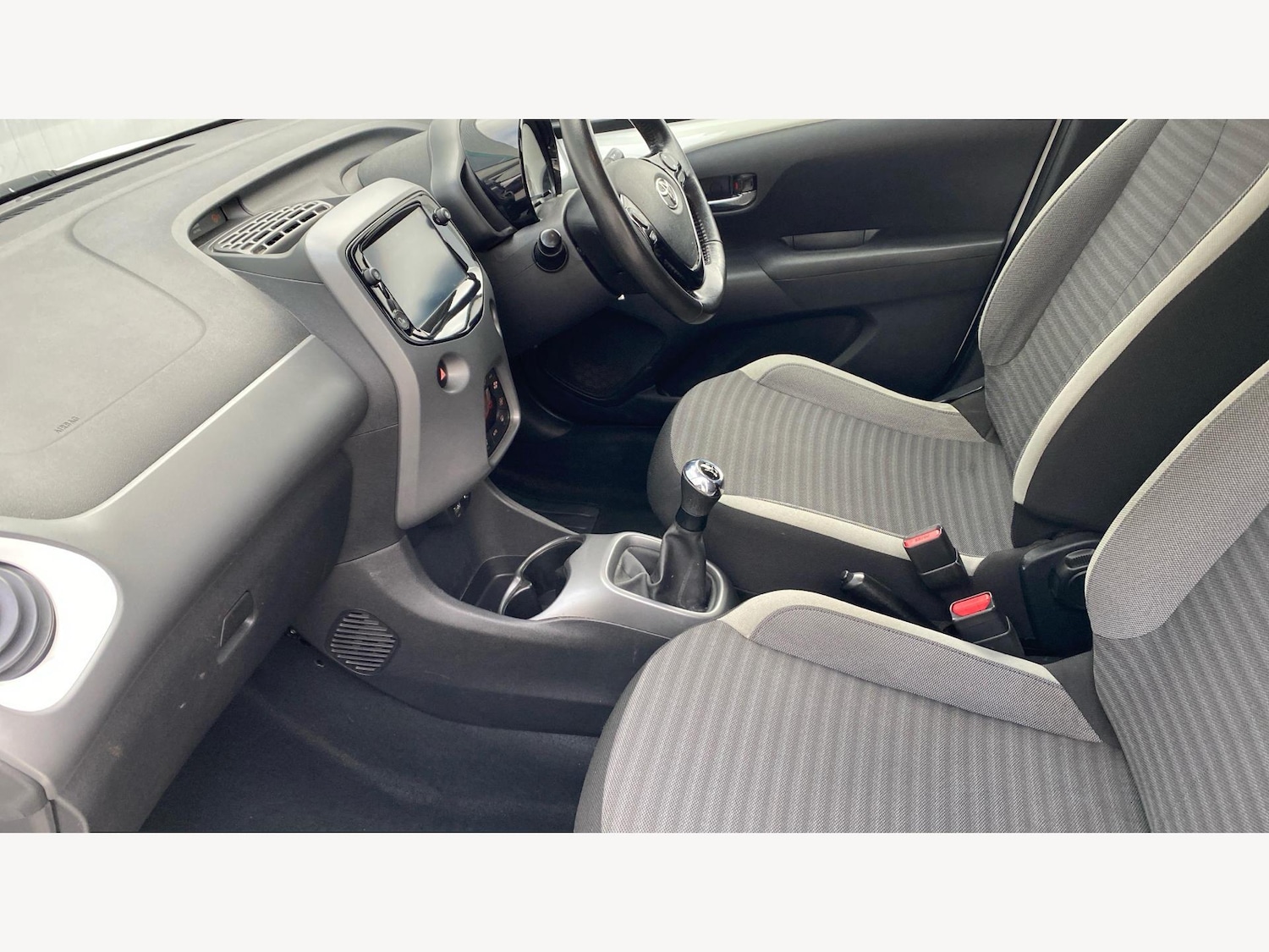 Used Toyota AYGO 2019 for sale - 76613377: Photo 12